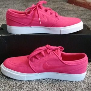 Nike sb size 7 men , 8.5 women